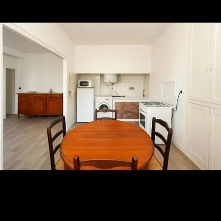Apartamento Avec Deux Et Salon De Massage *