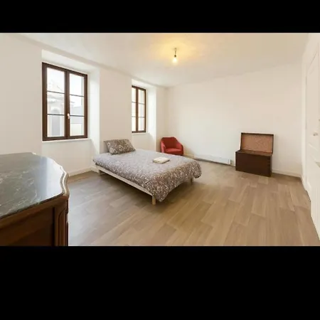 Avec Deux Et Salon De Massage Apartamento Lavelanet