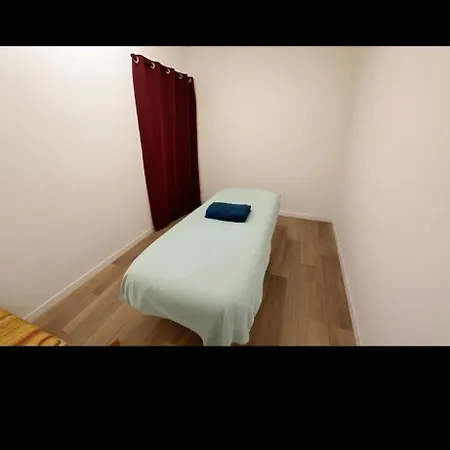 Avec Deux Et Salon De Massage Apartamento