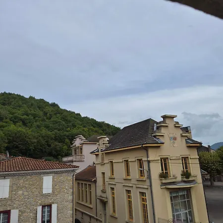 Avec Deux Et Salon De Massage *