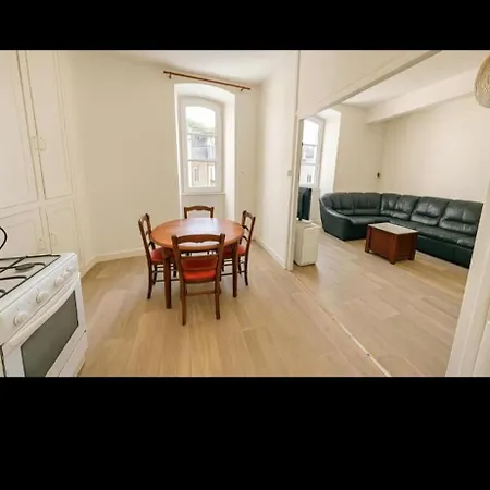 Avec Deux Et Salon De Massage Lavelanet